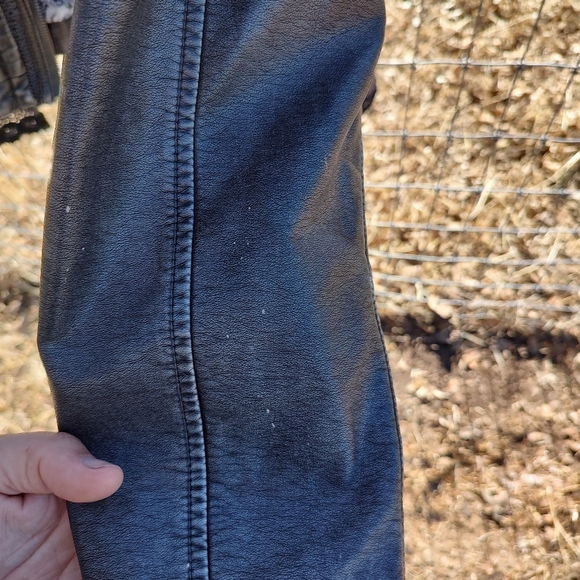 Montanaco Genuine Leather Jacket - Picture 4 of 13